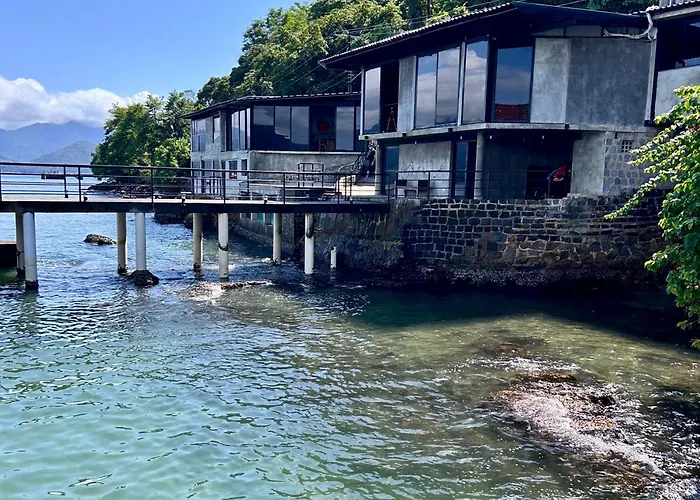 1819 Marine Hotel