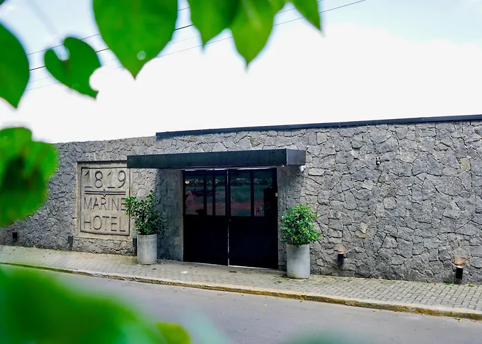 1819 Marine Hotel